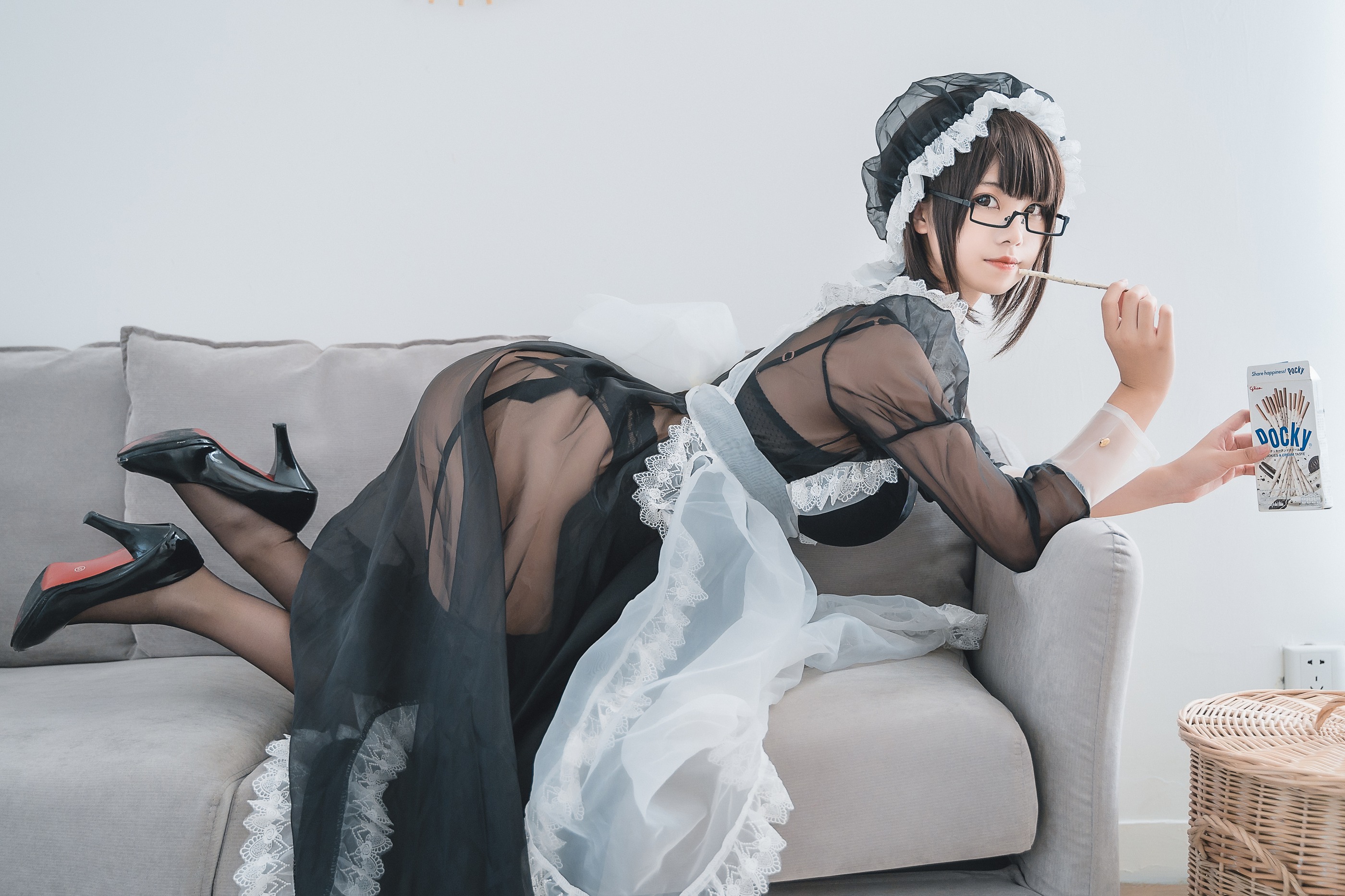 图片[1]-蜜汁猫裘 – NO.021 透明女仆 [30P]-XikXak